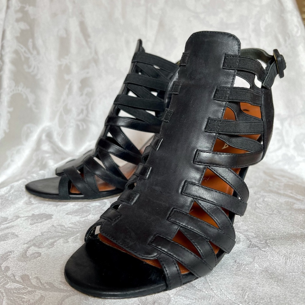Via Spiga black leather heels size 8.5